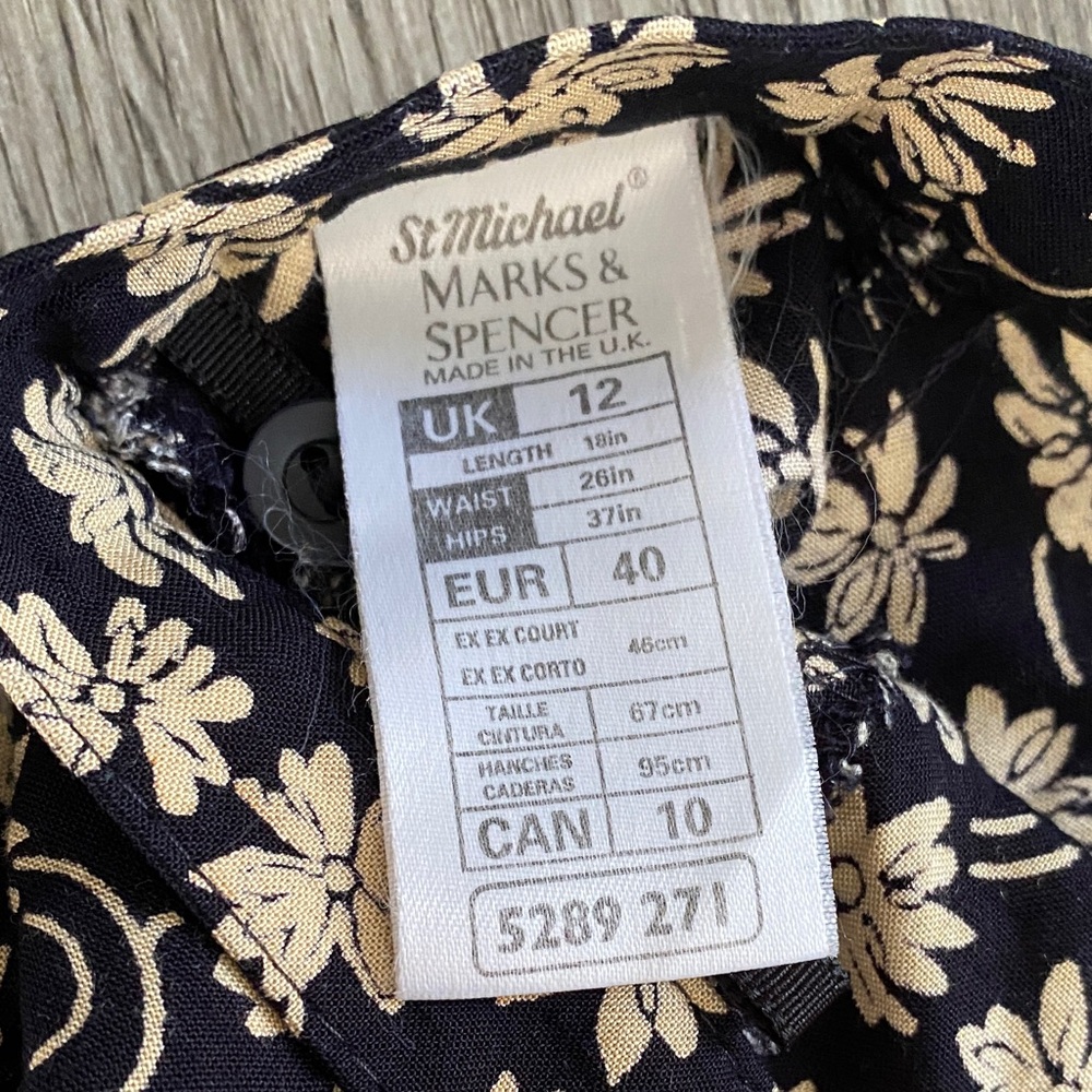 103. Vintage Floral Dark Navy and Tan Women's Skirt - Picture 2 of 5